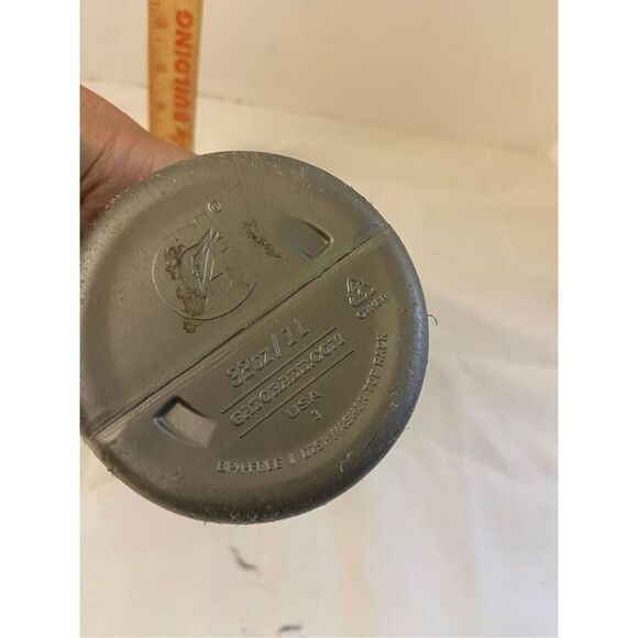 Gatorade bottle 32 Oz - Picture 2 of 2